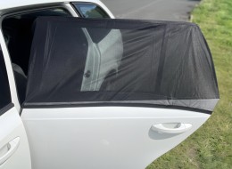 Sluneční clona na boční okno auta / návlek na dveře CAR SUNSHADE SET 2, vel. M, 2ks