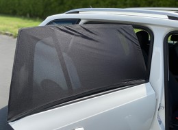 Sluneční clona na boční okno auta / návlek na dveře CAR SUNSHADE SET 3, vel. L, 2ks